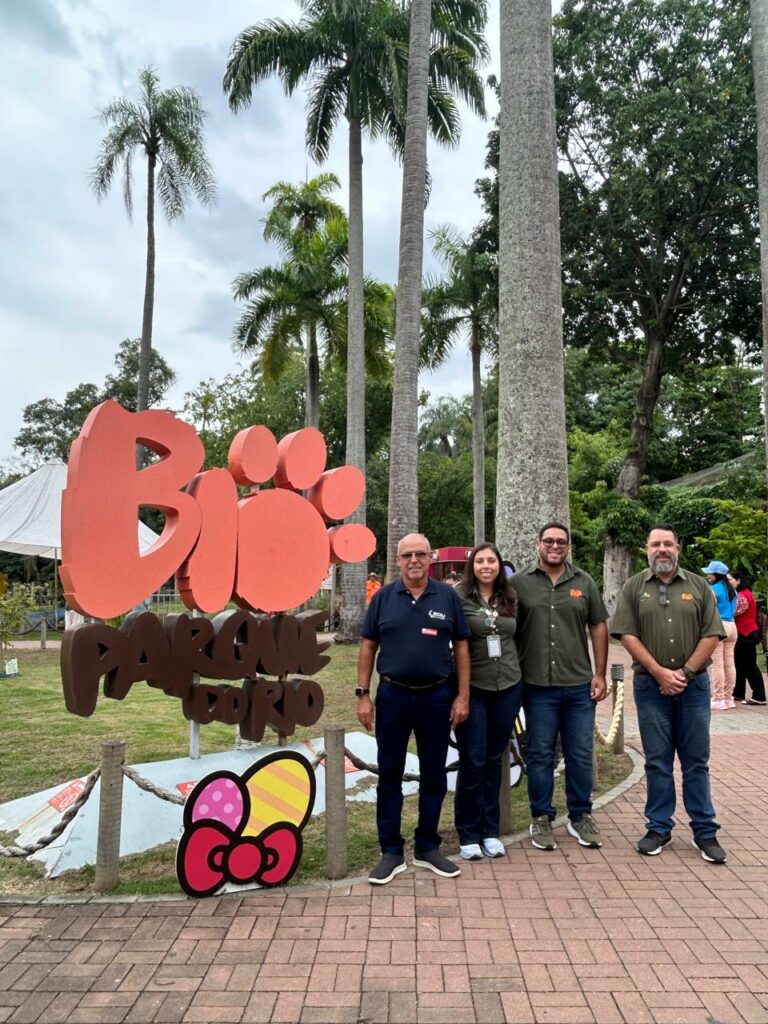 Equipe da esquerda para a direita: Antonio Monteiro, Marcela Rosa Tavares, Adriano da Silveira Ramos da Silva  e  Ciro Alexandre Teixeira Cruvinel. 